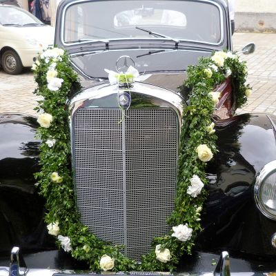 Autoschmuck-Hochzeit