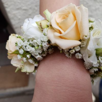 Blumenarmband-Hochzeit-orange